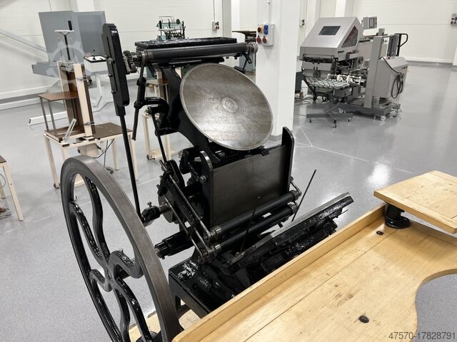 Letterpress printing press foot operated