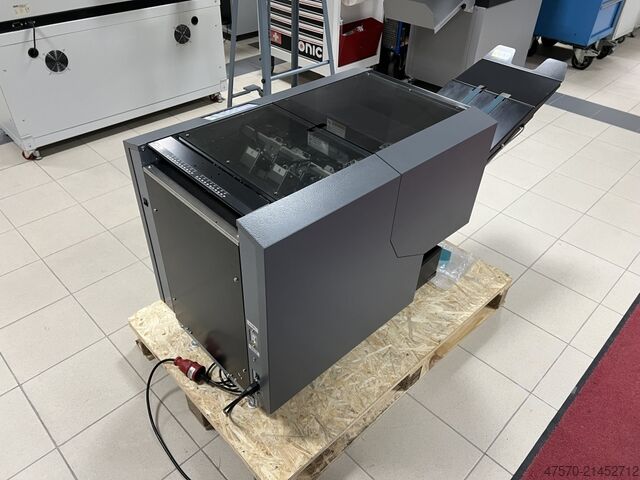 Duplo DBM 150 Booklet Maker with Trimmer